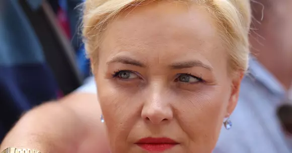 Ce mașină conduce Carmen Dan, Ministrul de Interne