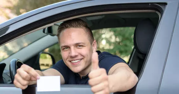 Poşta Română a câştigat contractul pentru livrarea permiselor de conducere