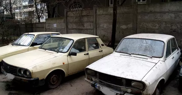 Scăpăm de mașinile abandonate din București? Iată ce propune un consilier municipal