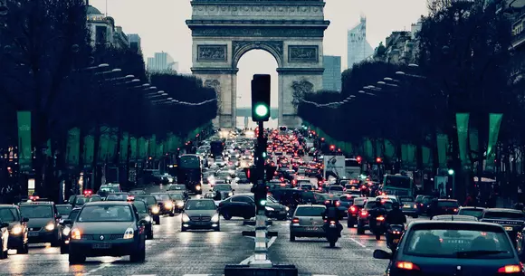 Peste 15 milioane de autoturisme au fost vândute anul trecut în UE