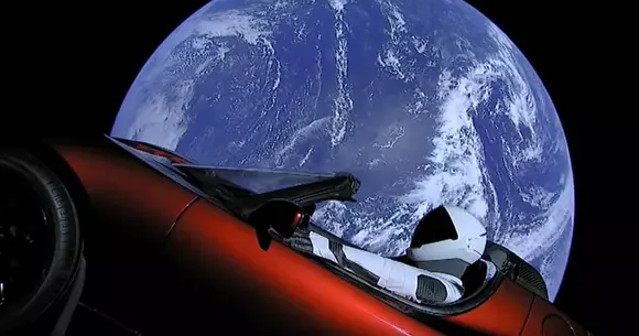 Vis îndeplinit - un model Tesla Roadster a ajuns în spațiu (Video)