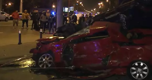 Record: o şoferiţă a reuşit să avarieze 10 maşini într-un singur accident