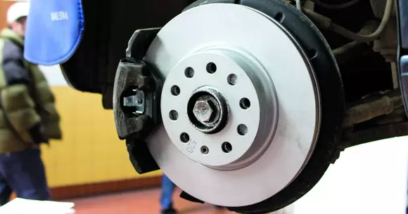 Discuri de frână - când trebuie schimbate şi cât costă