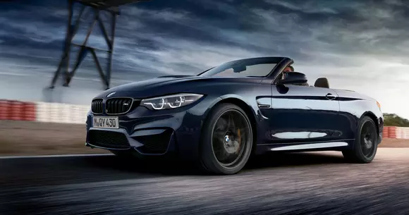 BMW M4 Cabriolet Edition 30 Years - doar pentru colecţionari