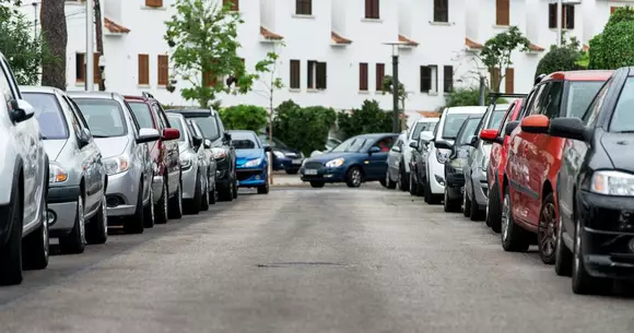 Cum să-ți găsești de fiecare dată mașina rătăcită prin parcare