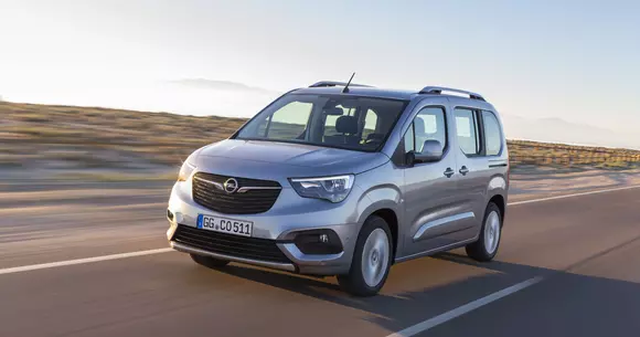 Noul Opel Combo Life:  volumul portbagajului de la până la 2.693 de litri