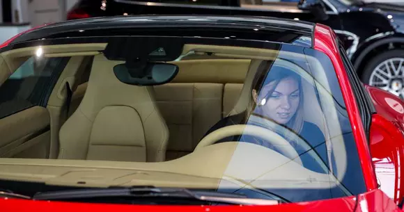 Halep: "Nu pot nici să mă gândesc să am asemenea mașini". La ce model se referea tenismena?