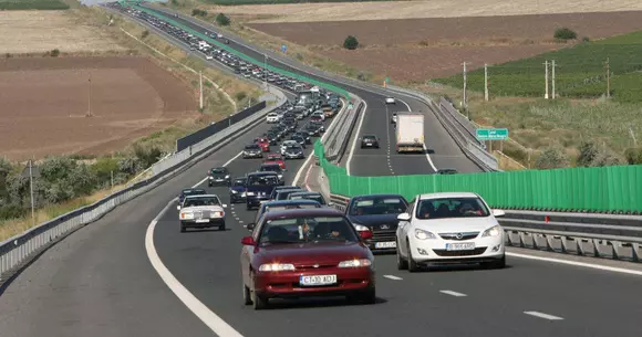 Este legal să circuli cu viteză foarte mică? Ce spune legea?