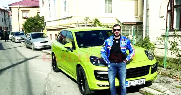 S-au șicanat în trafic și unul dintre șoferi a fost lovit cu sabia în cap