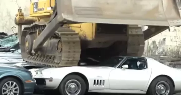 Traficul ilicit de autoturisme în Filipine se rezolvă la fiare vechi ( Video)