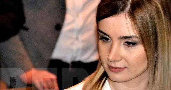 Ce mașină conduce iubita șefului PSD