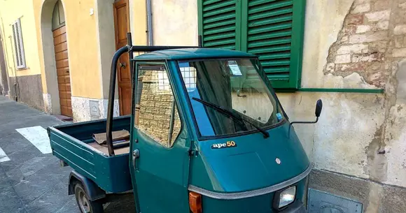 Româncă amendată pentru că făcea sex într-un triciclu