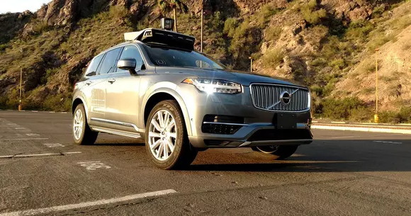 Uber dezactivase sistemul de evitare a coliziunilor de pe mașina autonomă care a omorât un om