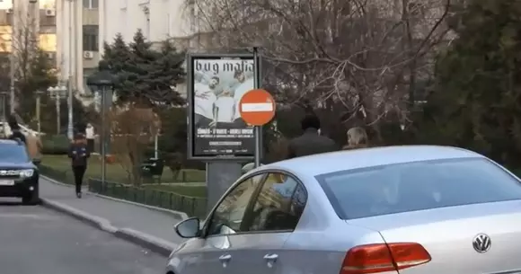 Un politician a fost avertizat: "Să nu o luați pe interzis". 10 secunde mai târziu a trecut pe interzis | VIDEO