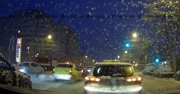 O mașină de pompieri a făcut drifturi în Iași | VIDEO