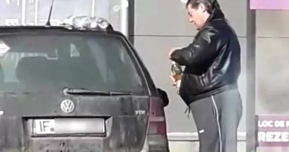Un şofer a alimentat maşina cu ulei de gătit în loc de motorină (Video)