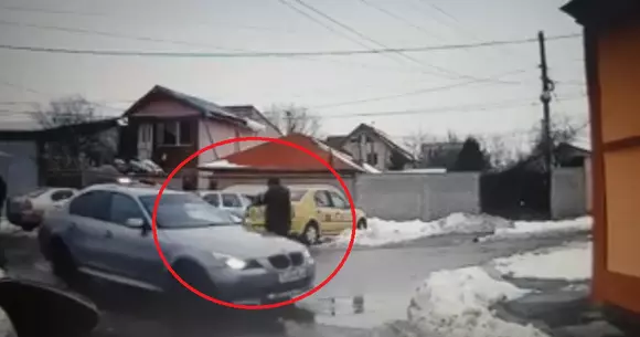 Urmărire ca în filme în București! Oamenii legii au scos pistolul, au tras, șoferul BMW-ului nu a oprit | VIDEO