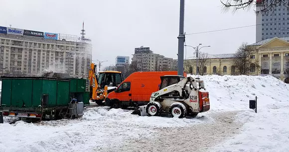1.841 de tone de zăpadă topite în două zile. Cum arată acum Piața Victoriei