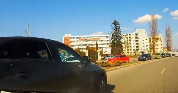 Accidentul care a împărțit Internetul: cine este vinovat? Au greșit oamenii legii? | VIDEO