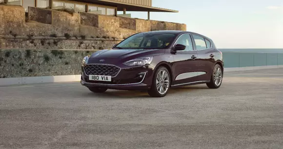 Noul Ford Focus - primele informaţii şi fotografii oficiale