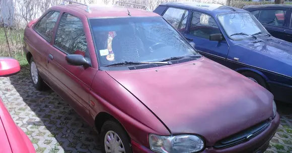 Cât costă cea mai ieftină mașină funcțională din România pe site-urile de specialitate? Ce poți să-ți iei cu 350 de euro?