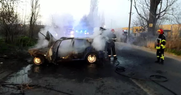 O mașină a luat foc pe Centura Bucureștiului