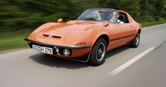 Peste 50 de ani de Opel GT