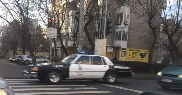 Ce caută o mașină americană de poliție în Satu Mare?