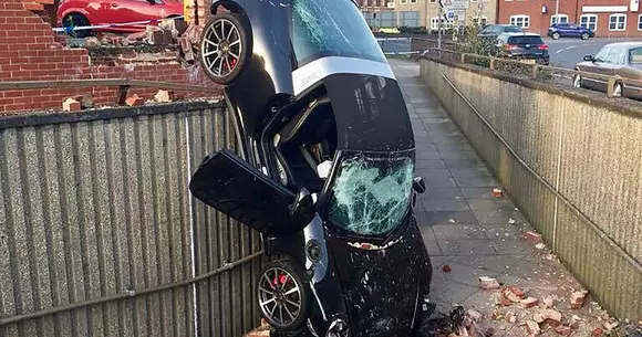 Să conduci un Porsche 911 la 73 de ani poate fi riscant