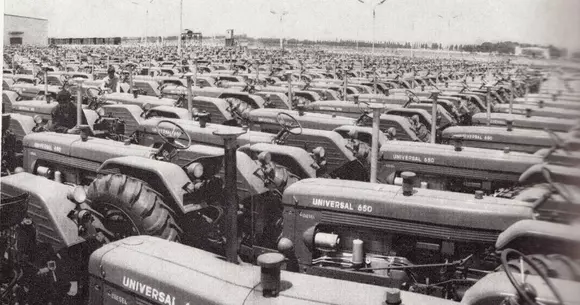 Un român vrea să fabrice din nou tractoare la Braşov