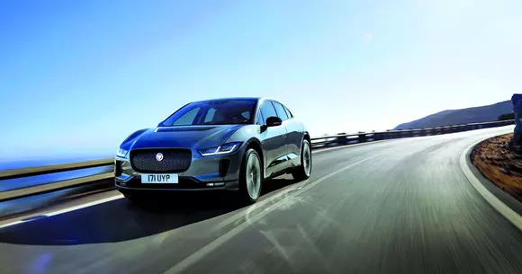 Prognoza electromobilităţii: Hai că se bagă curent!