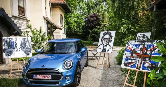 Noua gamă MINI debutează în România cu un proiect de artă în showroomurile mărcii