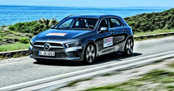 Mercedes-Benz A 200: O compactă stelară