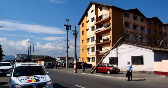 Mașină parcată în Sibiu, distrusă de autospeciala de ridicări auto