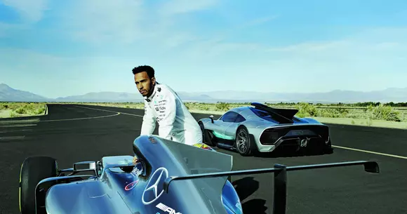 Mercedes-AMG Project One: Incursiune discretă cu Lewis Hamilton și  hibridul de 1054 CP