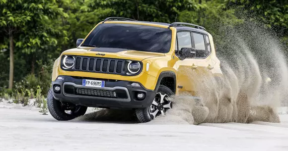 Jeep Renegade facelift: motoare noi şi mici modificări în design