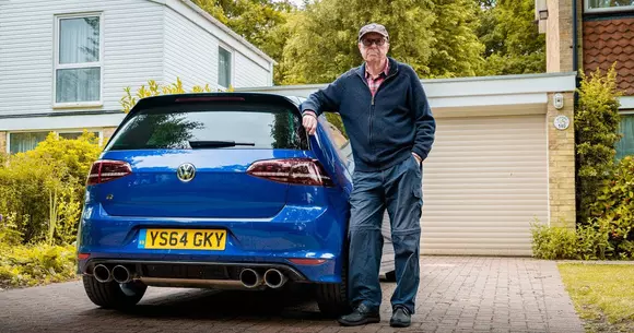 Golf R de 600 CP cu un proprietar neobișnuit: are 75 de ani (Video)