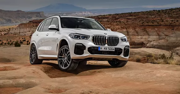 Noul BMW X5 - galerie foto și informații complete