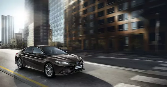Toyota Camry revine pe pieţele europene după 14 ani