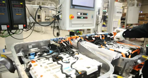 BMW Brilliance Automotive extinde uzina de baterii din China