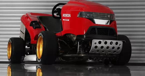 Honda țintește un nou record: 240 km/h cu o mașină de tuns iarba