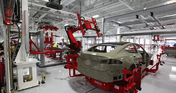 Tesla face fabrică în China: Capacitate de producție de 500.000 de mașini pe an