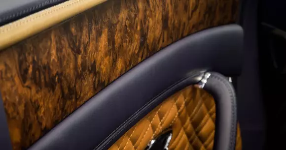 Bentley a lansat un nou tip de ornament interior