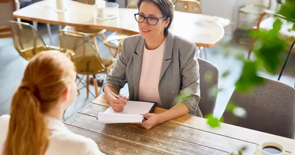 4 sfaturi esențiale pentru primul interviu de angajare