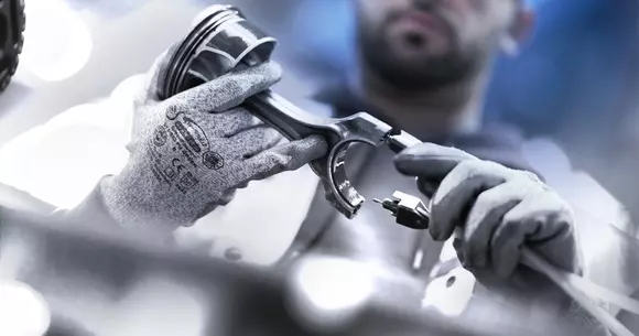 Cum reacționează uzinele Dacia și Ford la epidemia de Coronavirus?