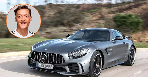 Ce mașină a primit Mesut Özil după ce a criticat dur Mercedes!