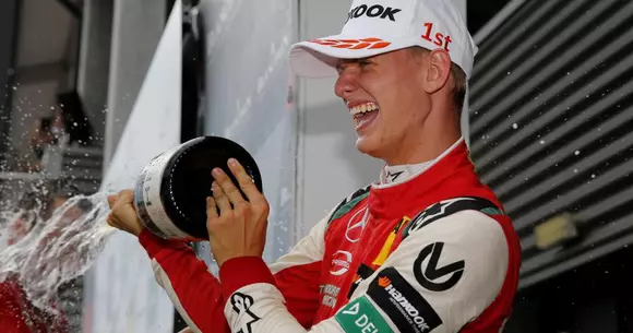 Michael ar fi mândru! Prima victorie pentru fiul său, Mick Schumacher