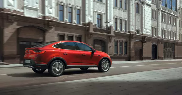 Renault Arkana, primul SUV-coupé al francezilor, a fost prezentat la Moscova