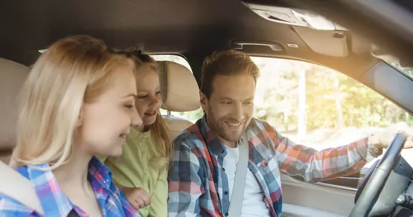 6 chestii geniale care îți vor transforma călătoriile lungi cu mașina într-o experienţă plăcută
