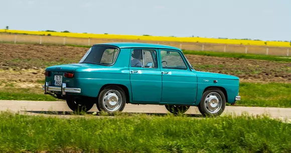 Cum a ajuns o Dacia 1100 vedetă pe internet